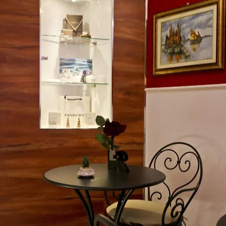 Deluxe Mit Privatem Balkon By Interhome